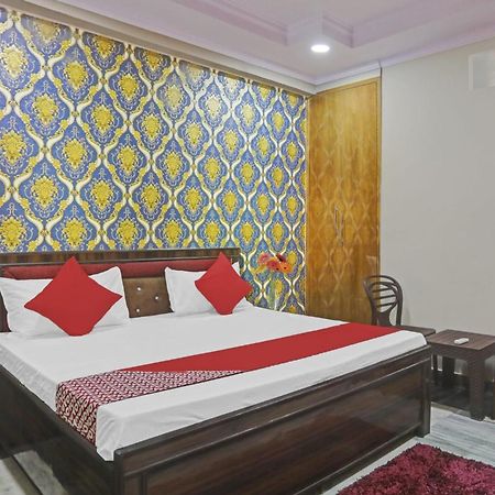 Super Hotel O Metro Inn Near Worlds Of Wonder Kalkaji Devi Bagian luar foto
