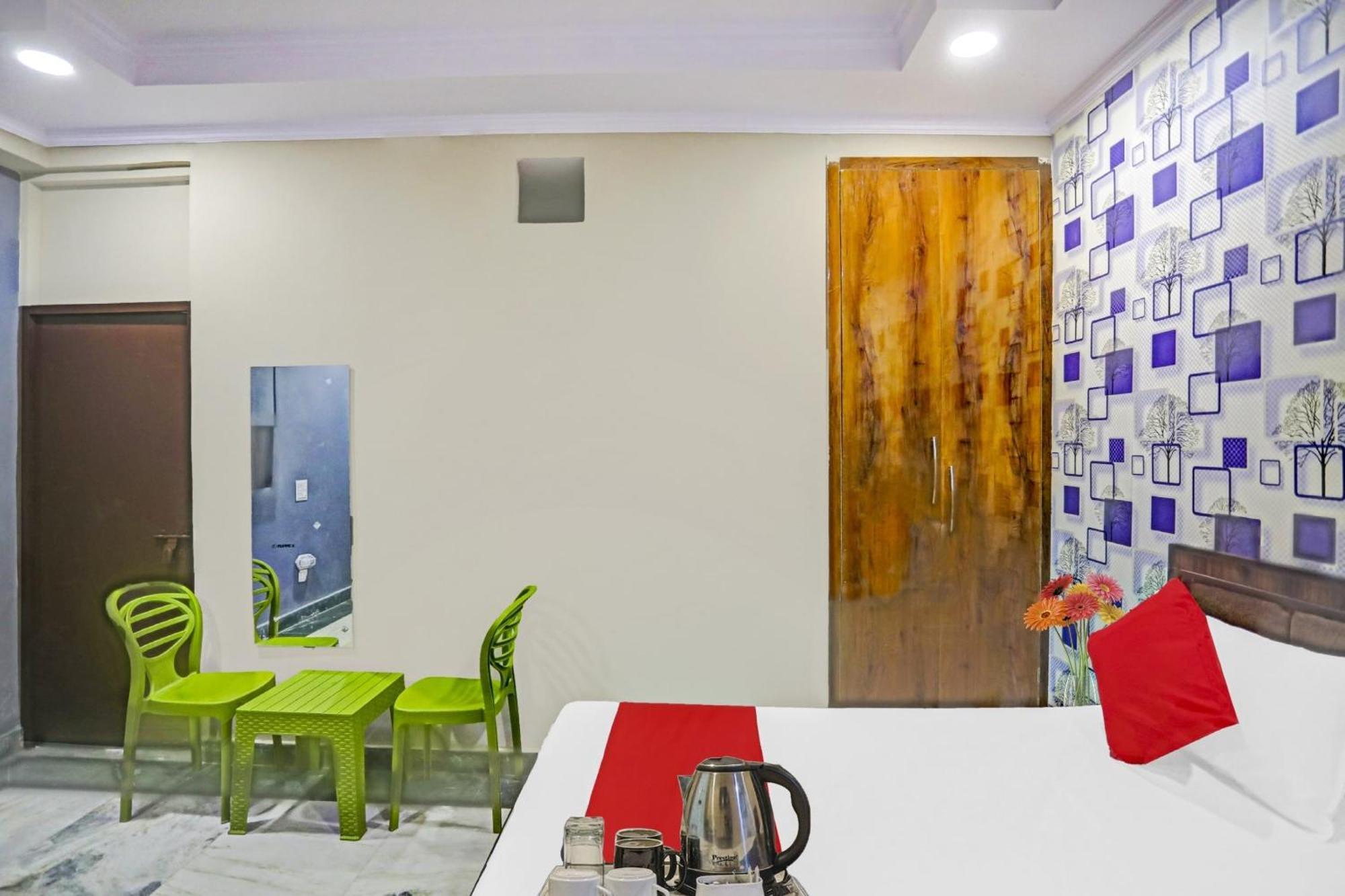 Super Hotel O Metro Inn Near Worlds Of Wonder Kalkaji Devi Bagian luar foto