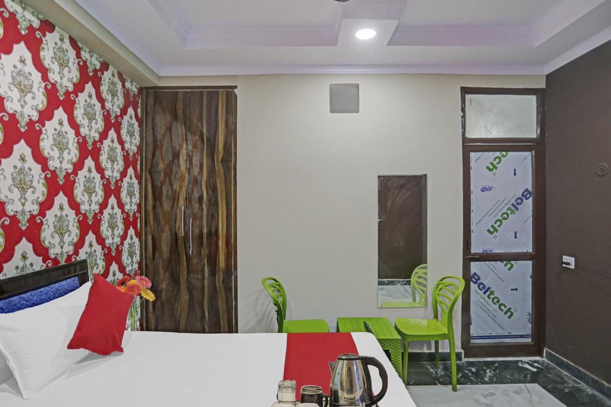 Super Hotel O Metro Inn Near Worlds Of Wonder Kalkaji Devi Bagian luar foto